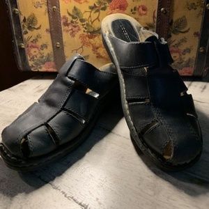 Liz Claiborne Clogs
